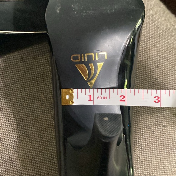 Liuid black open toed heels, size 9. - Picture 14 of 15